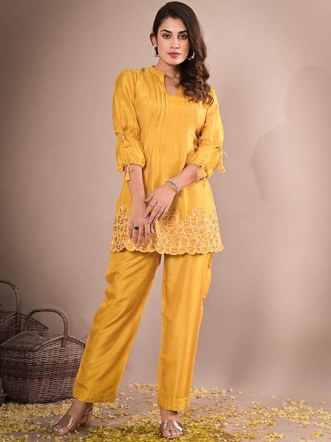 

Advya Embroidered Mandarin Collar Tunic & Trouser, Yellow