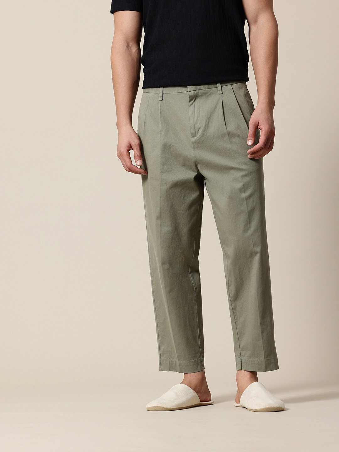 

Mr Bowerbird Men Oversized Fit Pleated Korean Trousers, Green