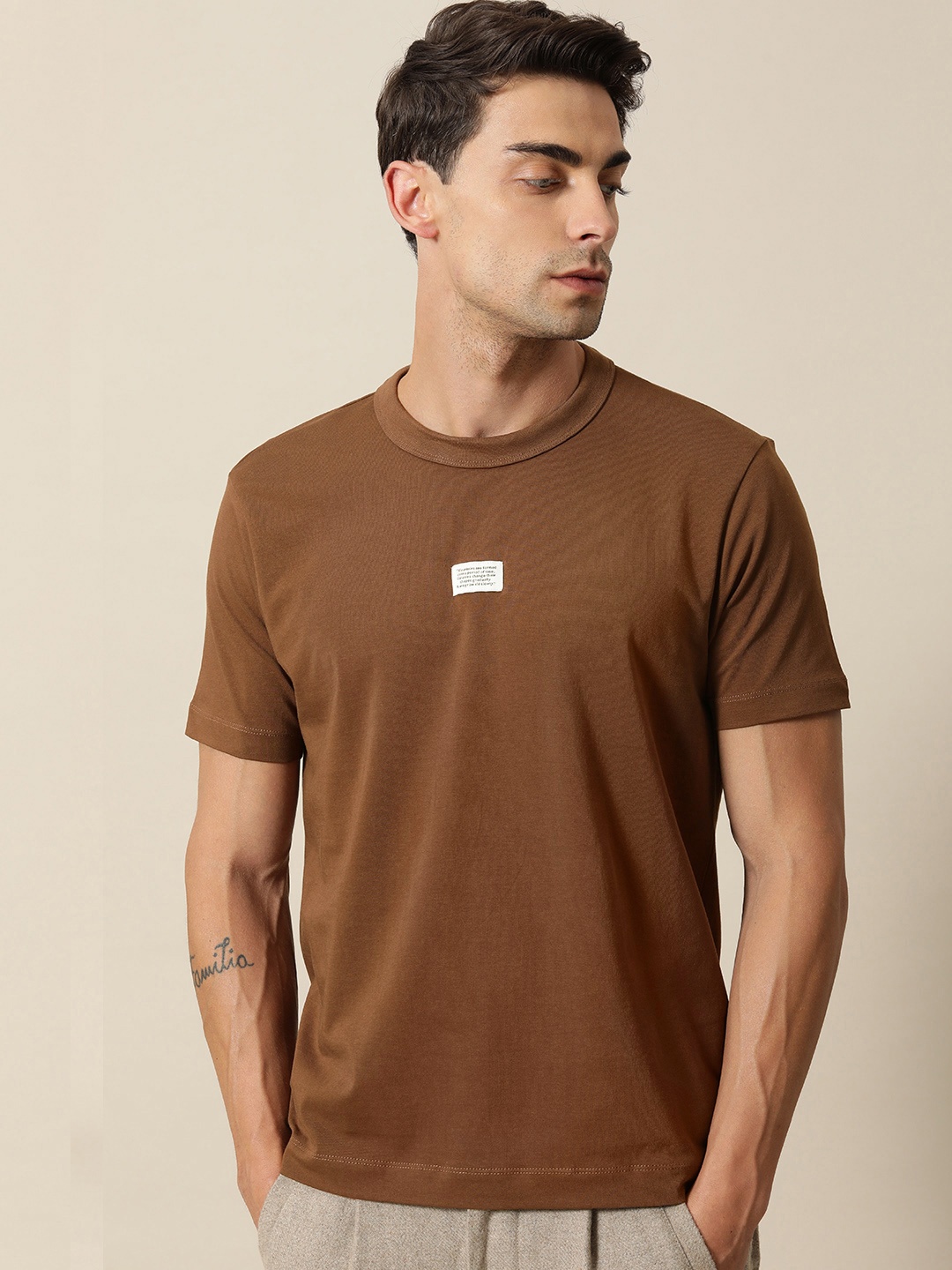 

Mr Bowerbird Round Neck Tailored Fit T-shirt, Brown