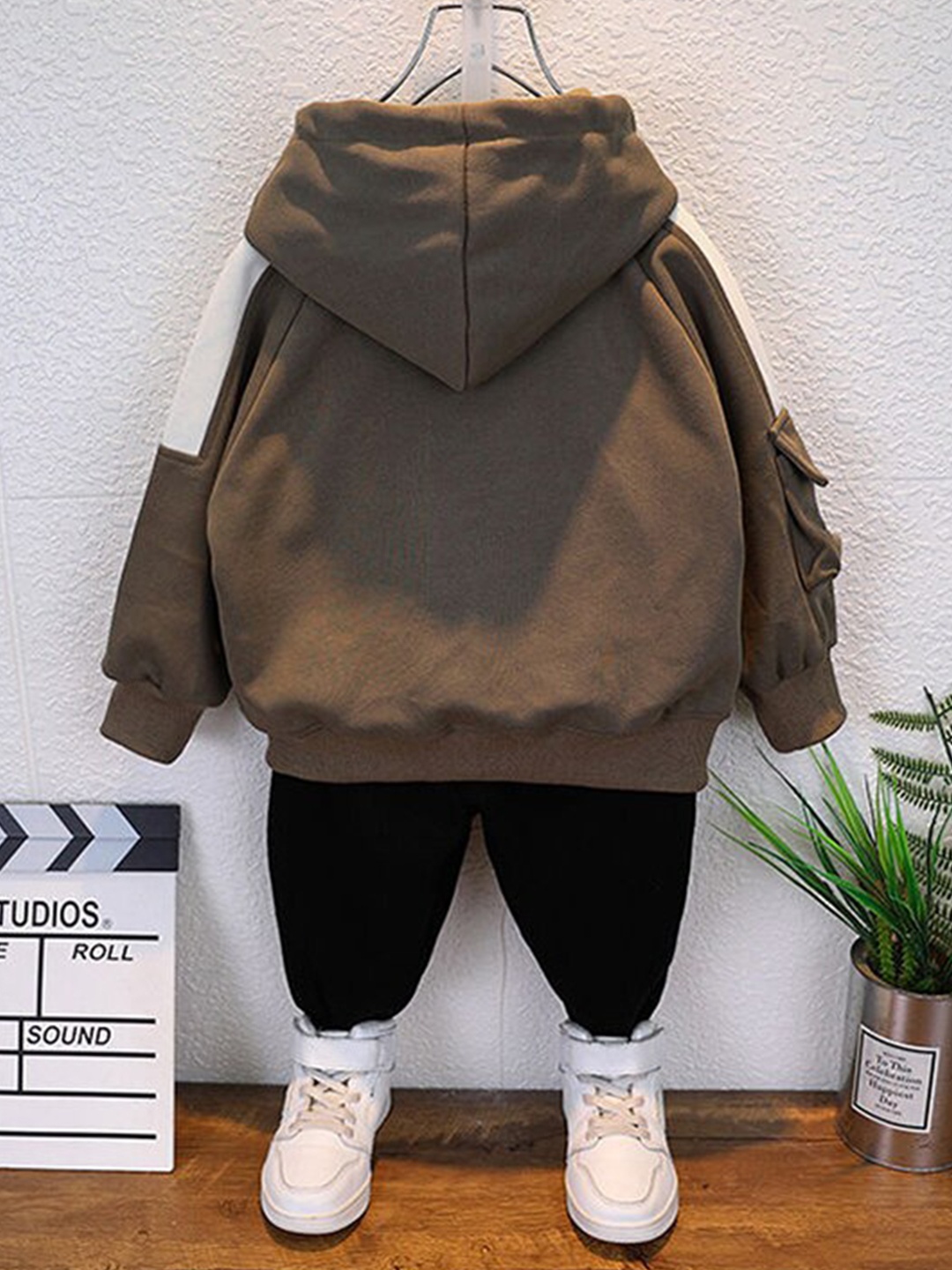 

StyleCast Boys Brown Typography Printed Hooded Cotton Pullover Sweatshirt