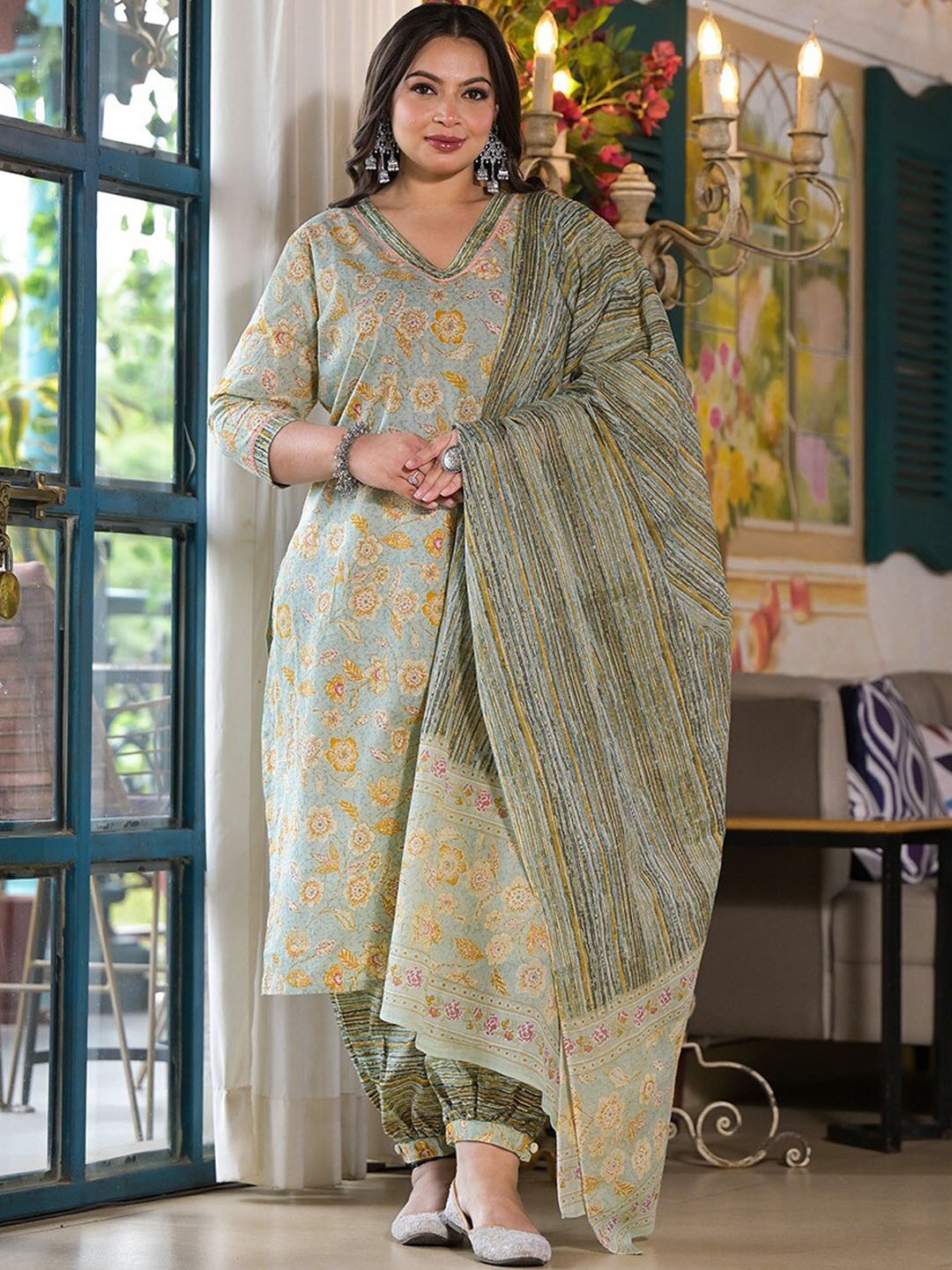 

Yufta Plus size Floral Printed Straight Pure Cotton Kurta with Harem Pants & Dupatta, Sea green