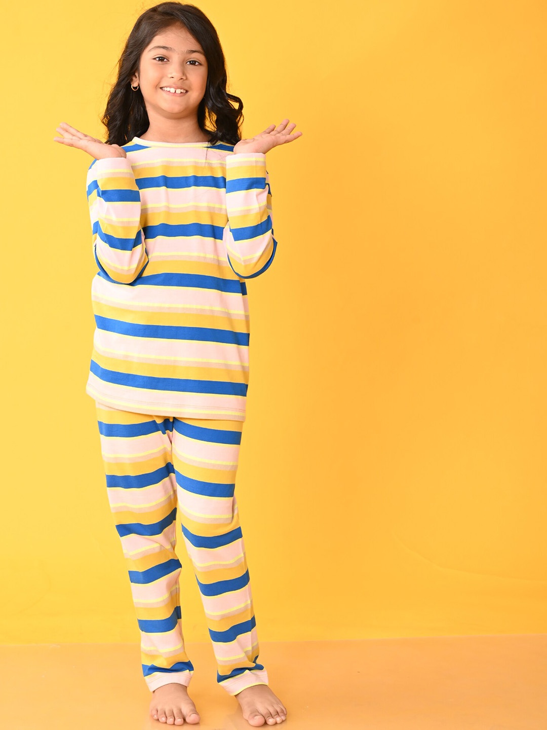 

Anthrilo Girls Multicoloured Printed Night suit, Yellow