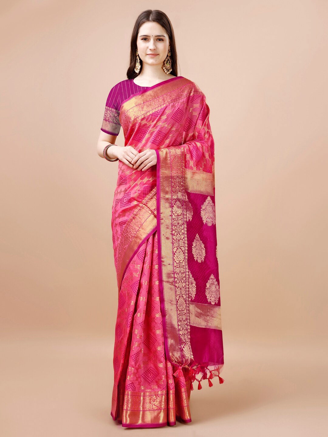 

MAGMINA Kanjeevaram Silk Blend Saree, Pink