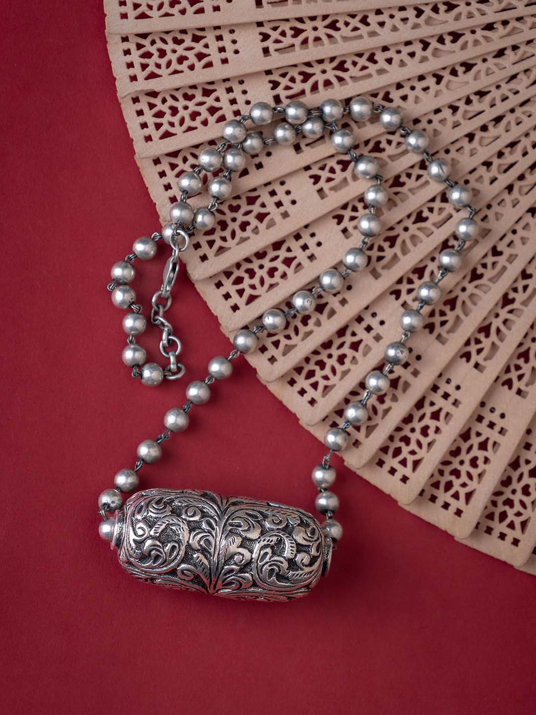 

Shyle 925 Sterling Silver Tattva Chitai Design Drum Ball Pendant With Chain