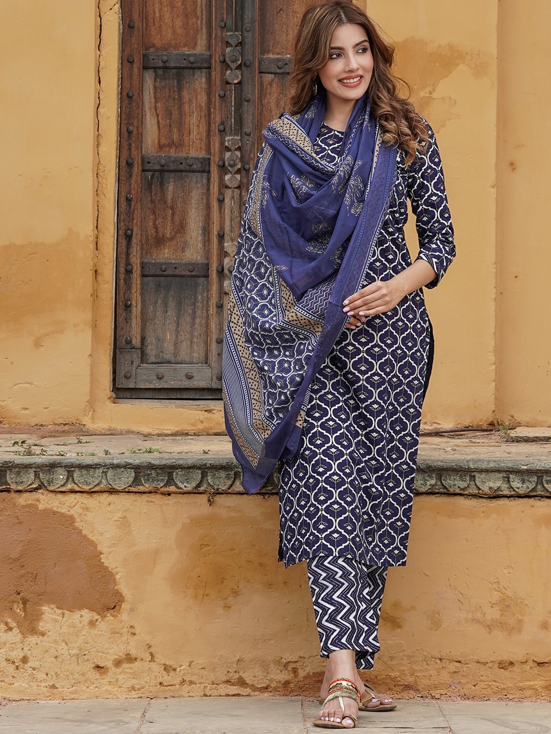 

KALINI Ethnic Motifs Printed Straight Kurta With Trouser & Dupatta, Navy blue