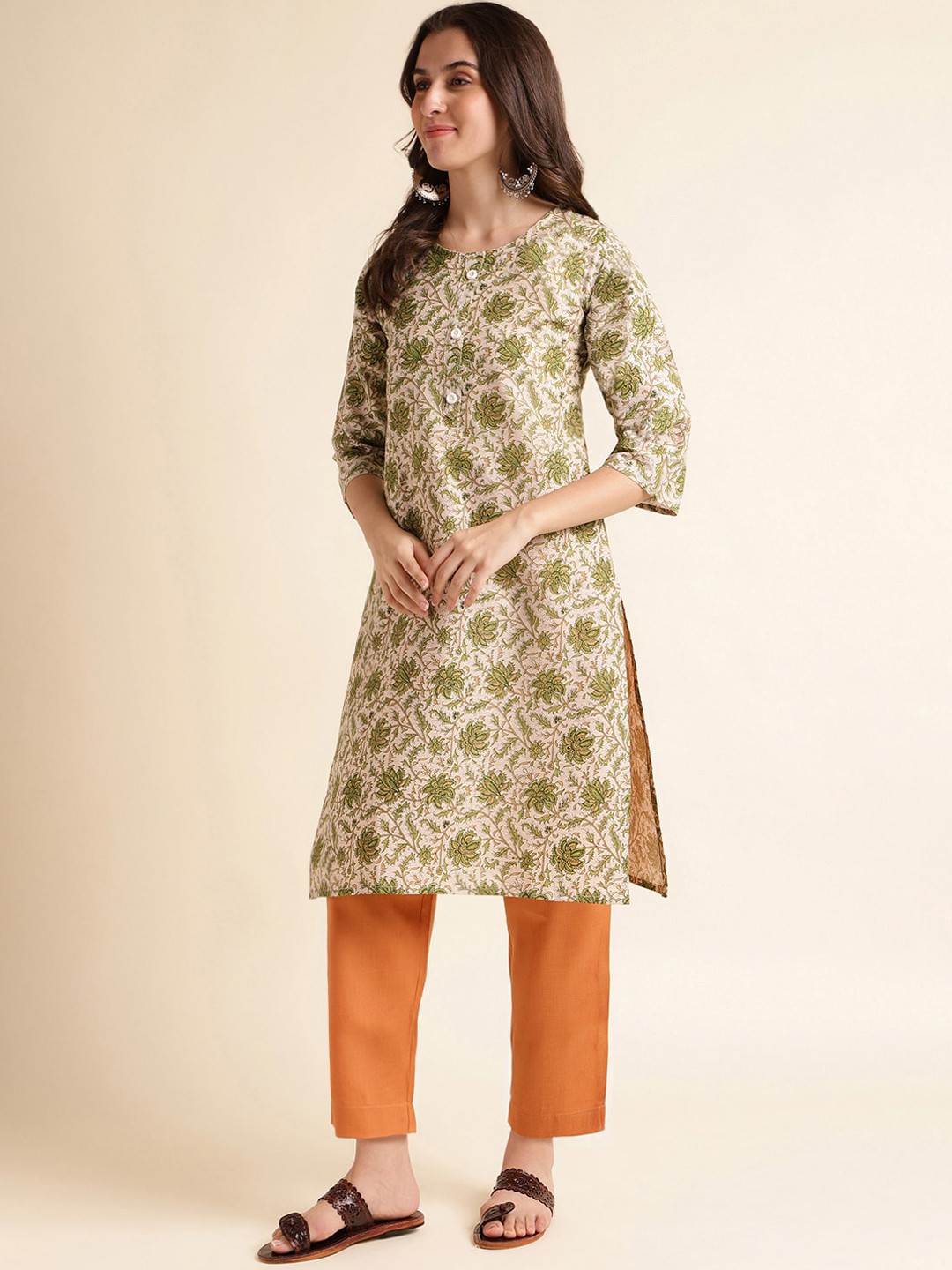 

Fabclub Floral Printed Regular Kurta with Trouser, Green