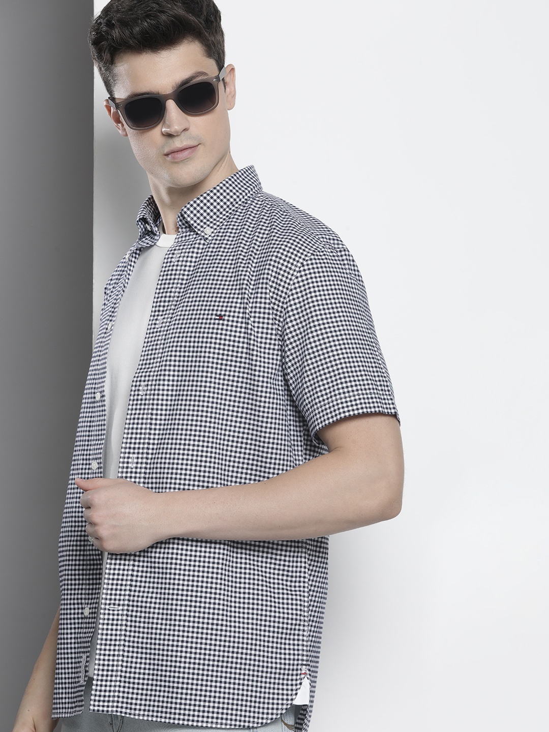 

Tommy Hilfiger Gingham Checked Pure Cotton Casual Shirt, Navy blue