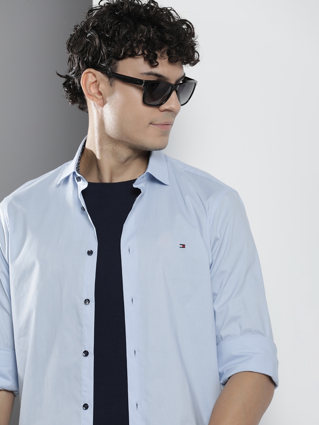 

Tommy Hilfiger Solid Regular Fit Casual Shirt, Blue