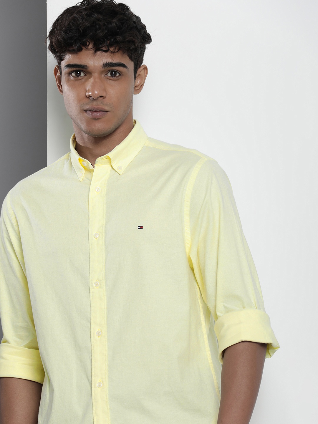 

Tommy Hilfiger Solid Long Sleeves Opaque Casual Shirt, Yellow