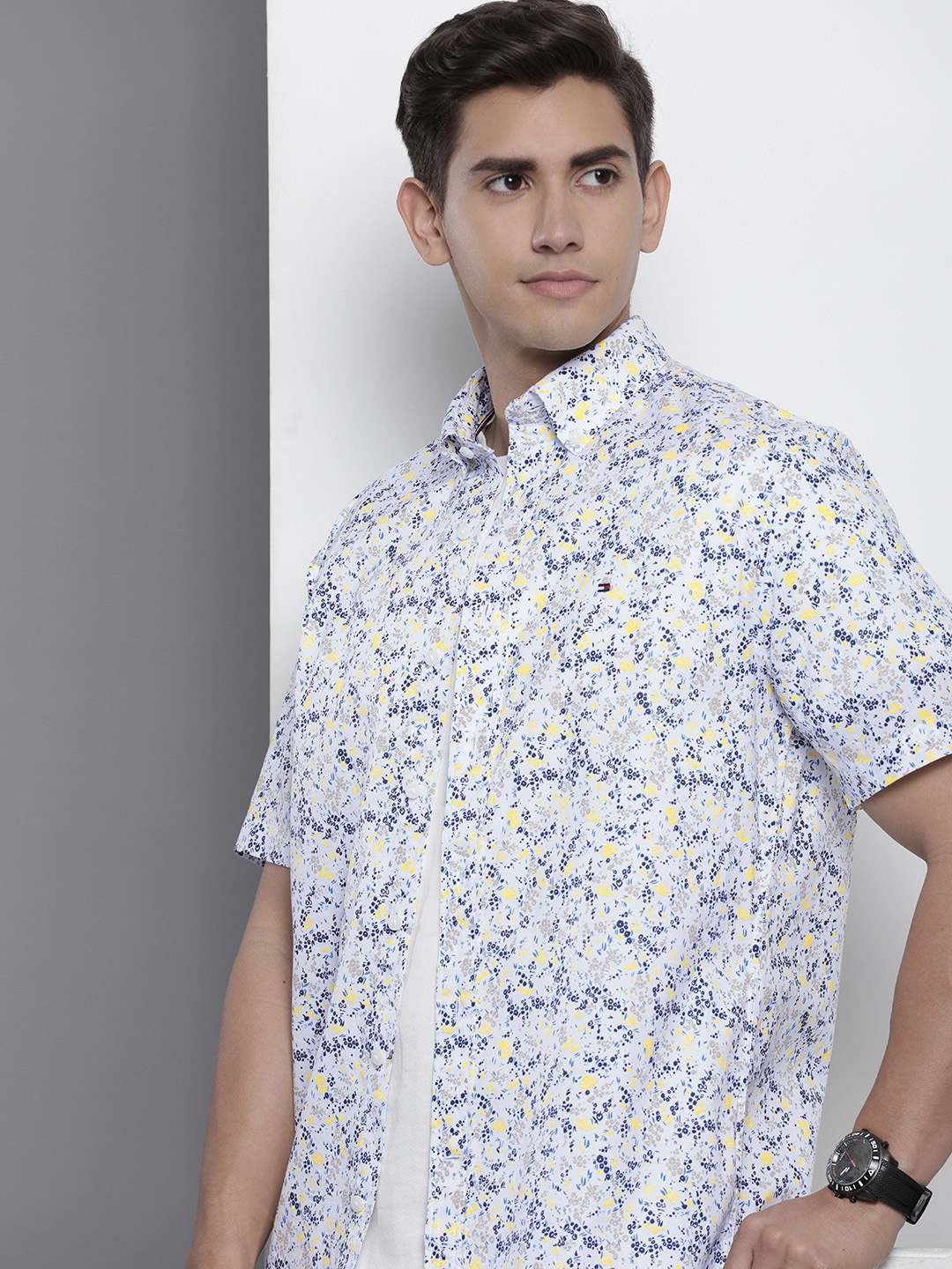 

Tommy Hilfiger Men Pure Cotton Floral Printed Casual Shirt, White