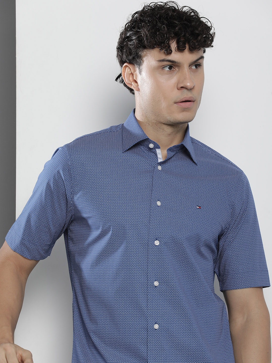 

Tommy Hilfiger Short Sleeves Opaque Geometric Printed Casual Shirt, Blue