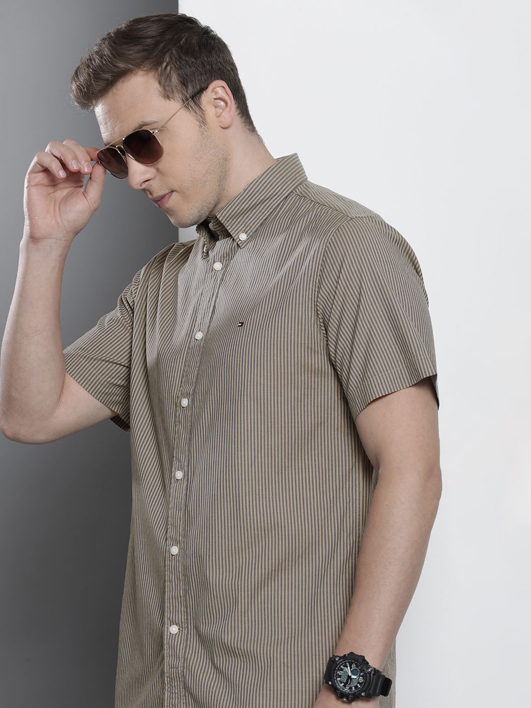 

Tommy Hilfiger Pure Cotton Opaque Striped Casual Shirt, Beige