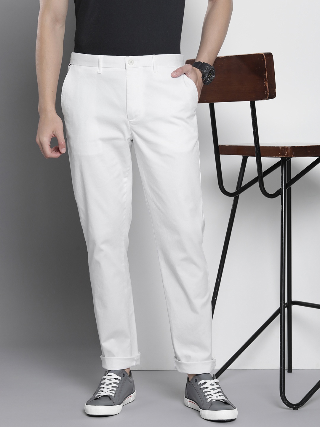 

Tommy Hilfiger Men Straight Fit Chinos, White