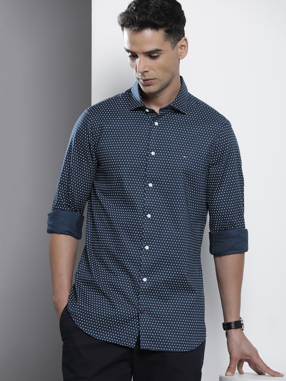

Tommy Hilfiger Men Slim Fit Pure Cotton Printed Casual Shirt, Navy blue