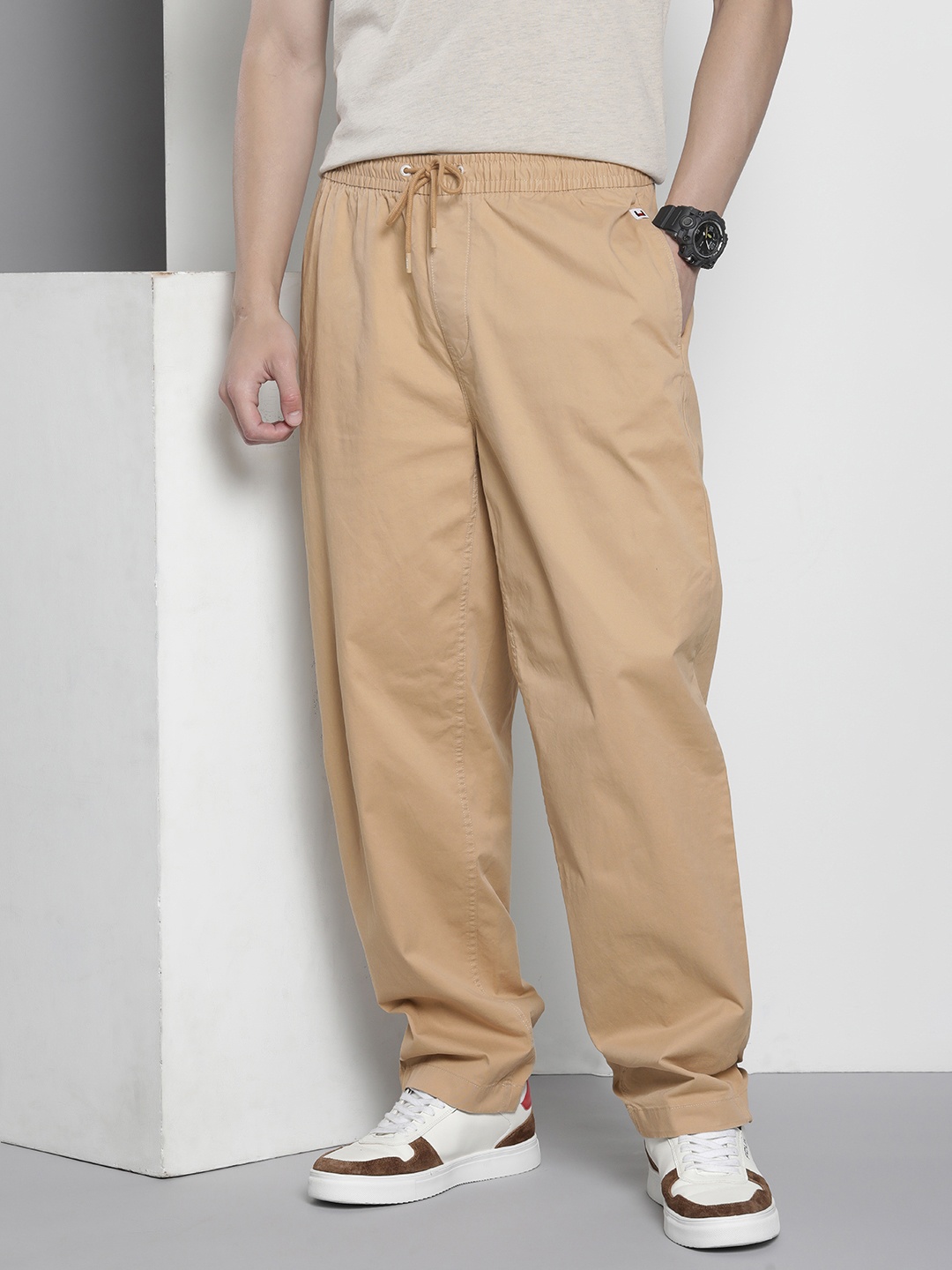 

Tommy Hilfiger Men Loose Fit Regular Trouser, Beige
