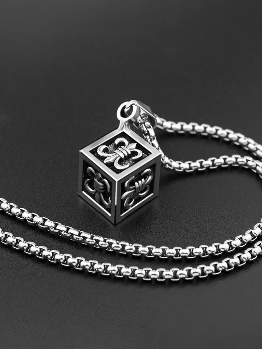 

The Roadster Lifestyle Co. Men Stainless Steel Chains, Silver