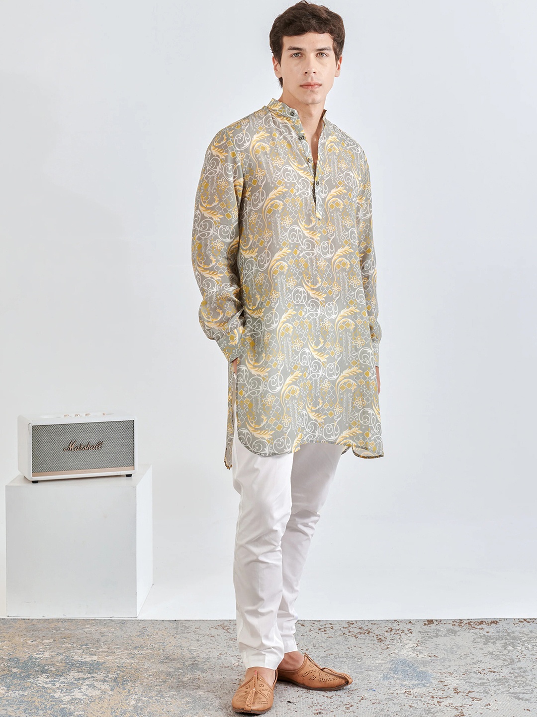 

QB MEN Men Floral Printed Mandarin Collar straight Kurta, Grey