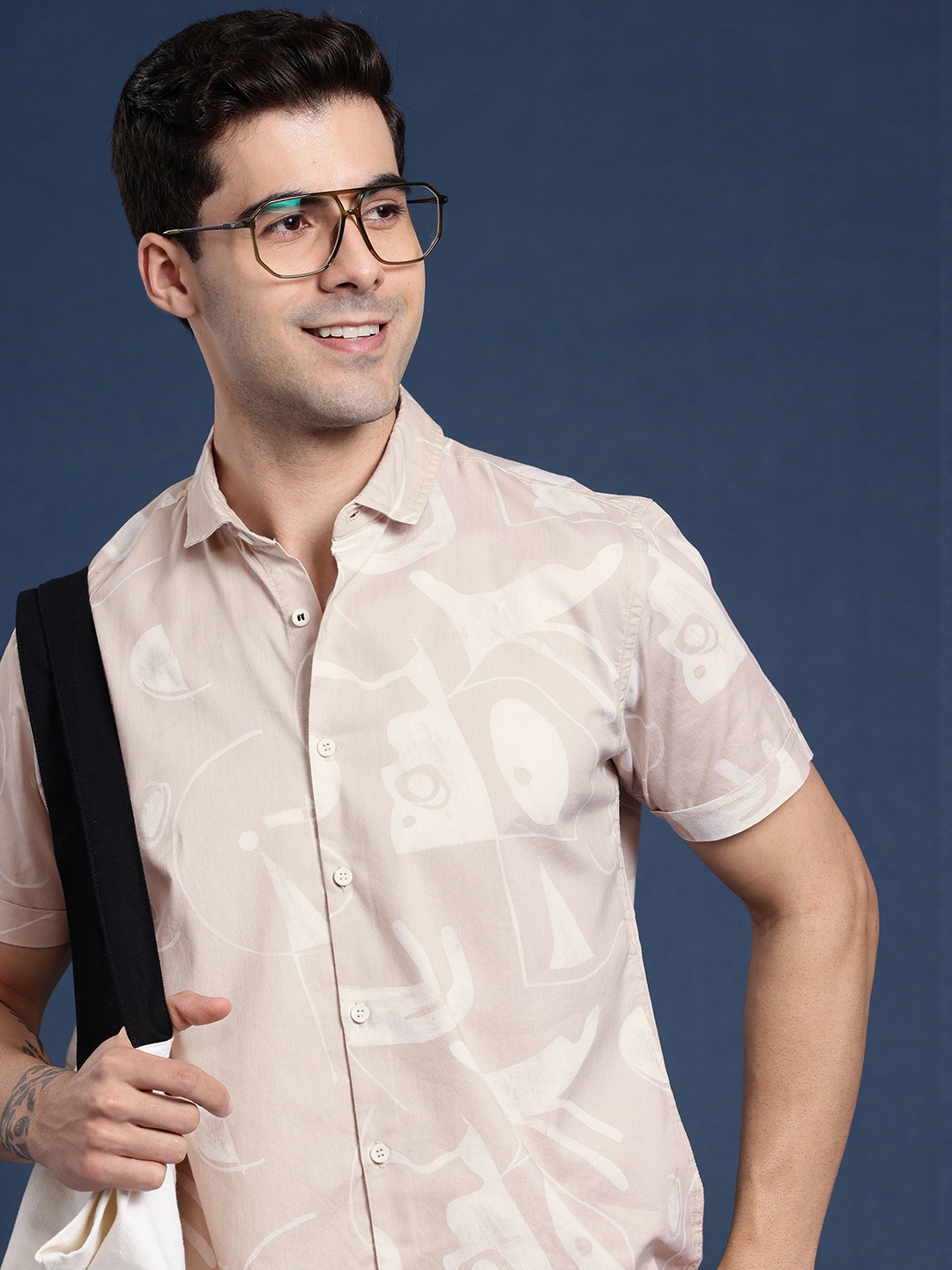 

Mast & Harbour Men Slim Fit Printed Casual Shirt, Beige