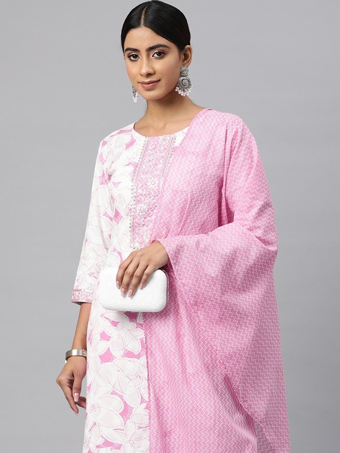 

Readiprint Women Printed Thread Work Kurta with Harem Pants & With Dupatta, Pink