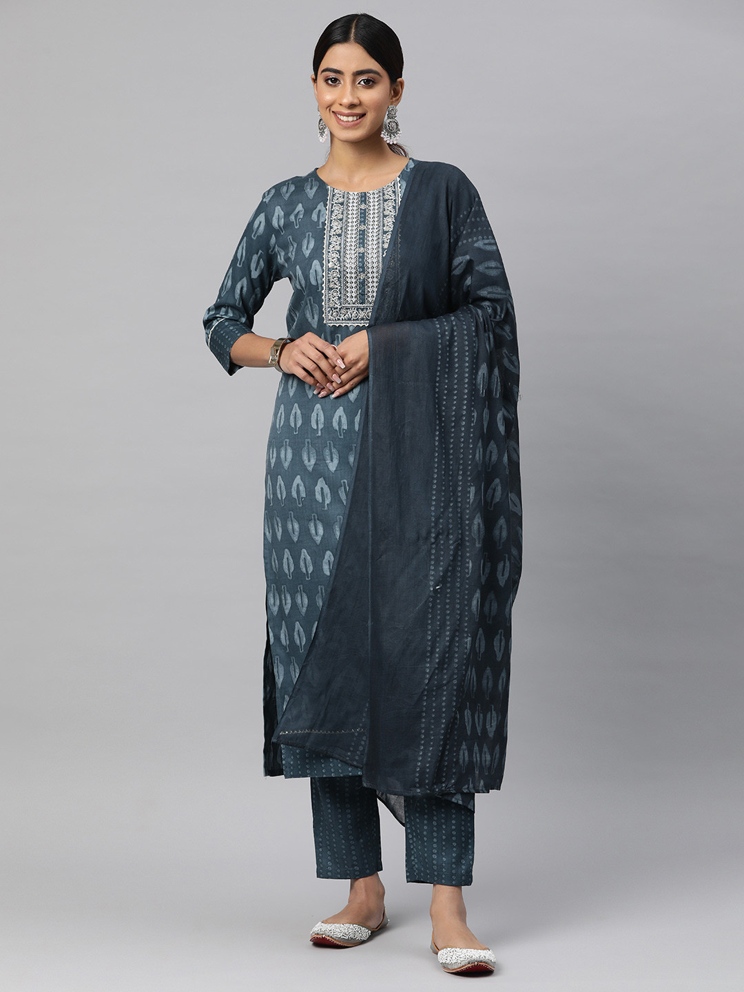 

Readiprint Fashions Women Printed Gotta Patti Pure Cotton Kurta with Trousers & Dupatta, Grey