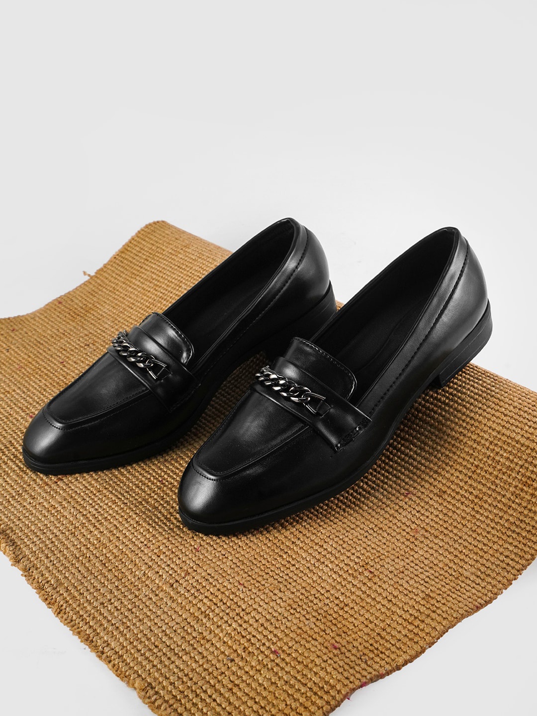 

THE WHITE POLE Women Comfort Insole Lightweight Loafers, Black