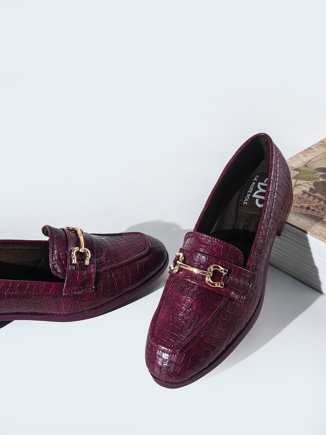 

THE WHITE POLE Women Textured Lightweight Horsebit Loafers, Maroon