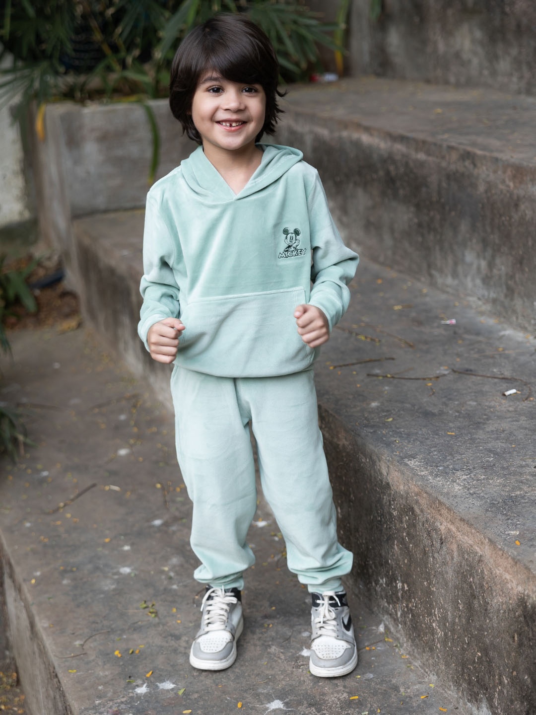

Nap Chief Kids Mickey Mouse Velvet Clothing Set, Green