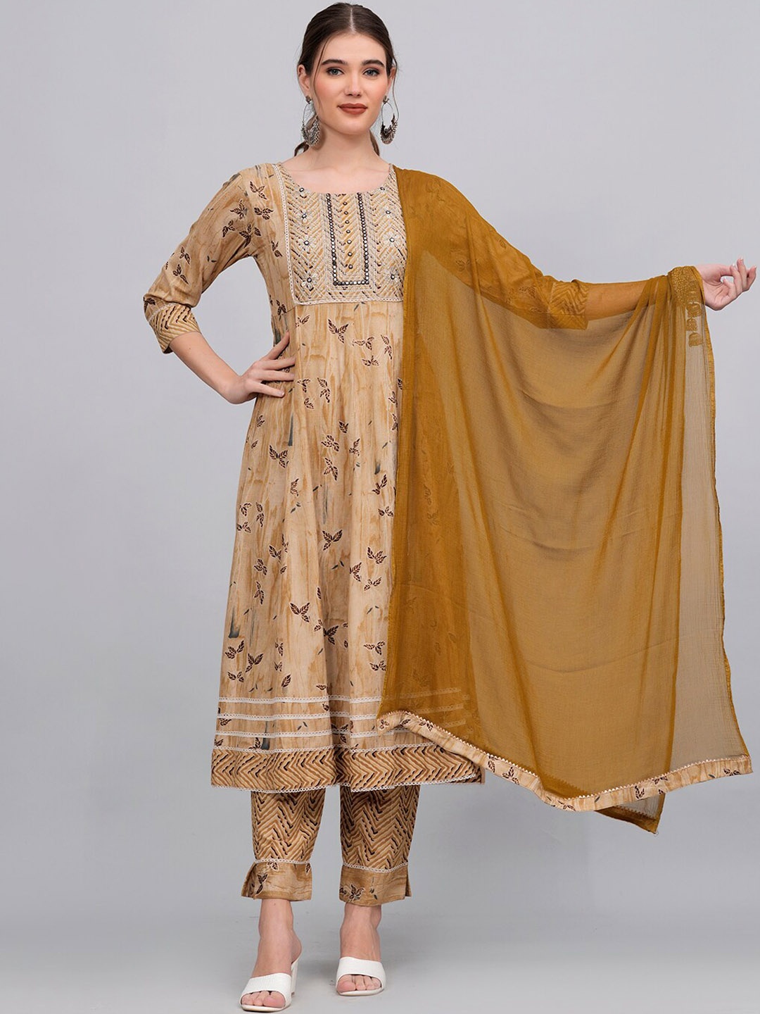 

JC4U Floral Printed Kurta With Trousers & Dupatta, Beige