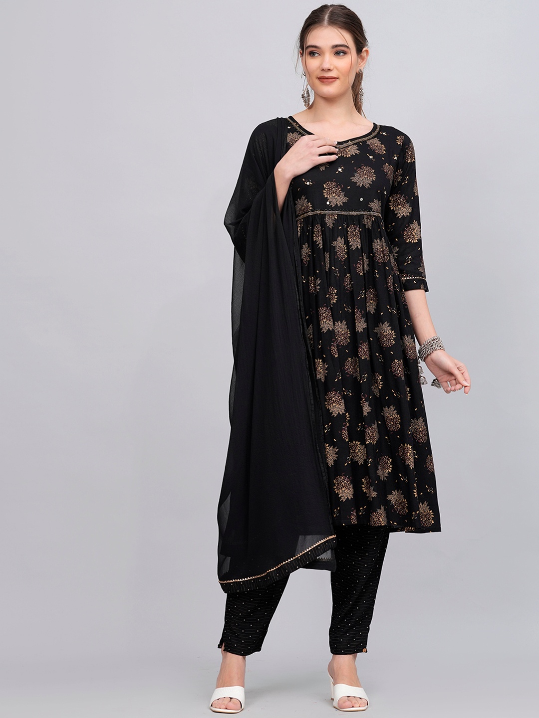 

JC4U Floral Printed V-Neck Gotta Patti Kurta with Trousers & Dupatta, Black