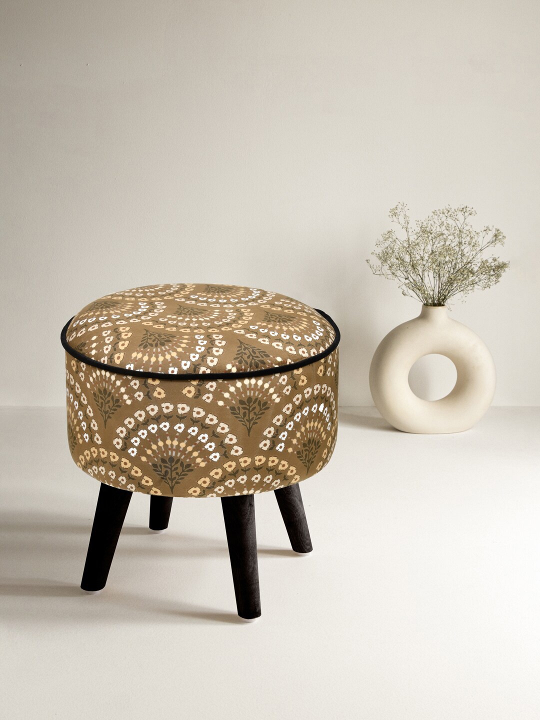 

Clasiko Brown & White Printed Cotton Cylindrical Ottoman
