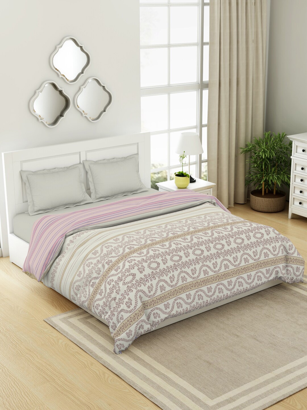 

SPACES Gypsy White & Pink Geometric Pure Cotton AC Room Double Bed Quilt