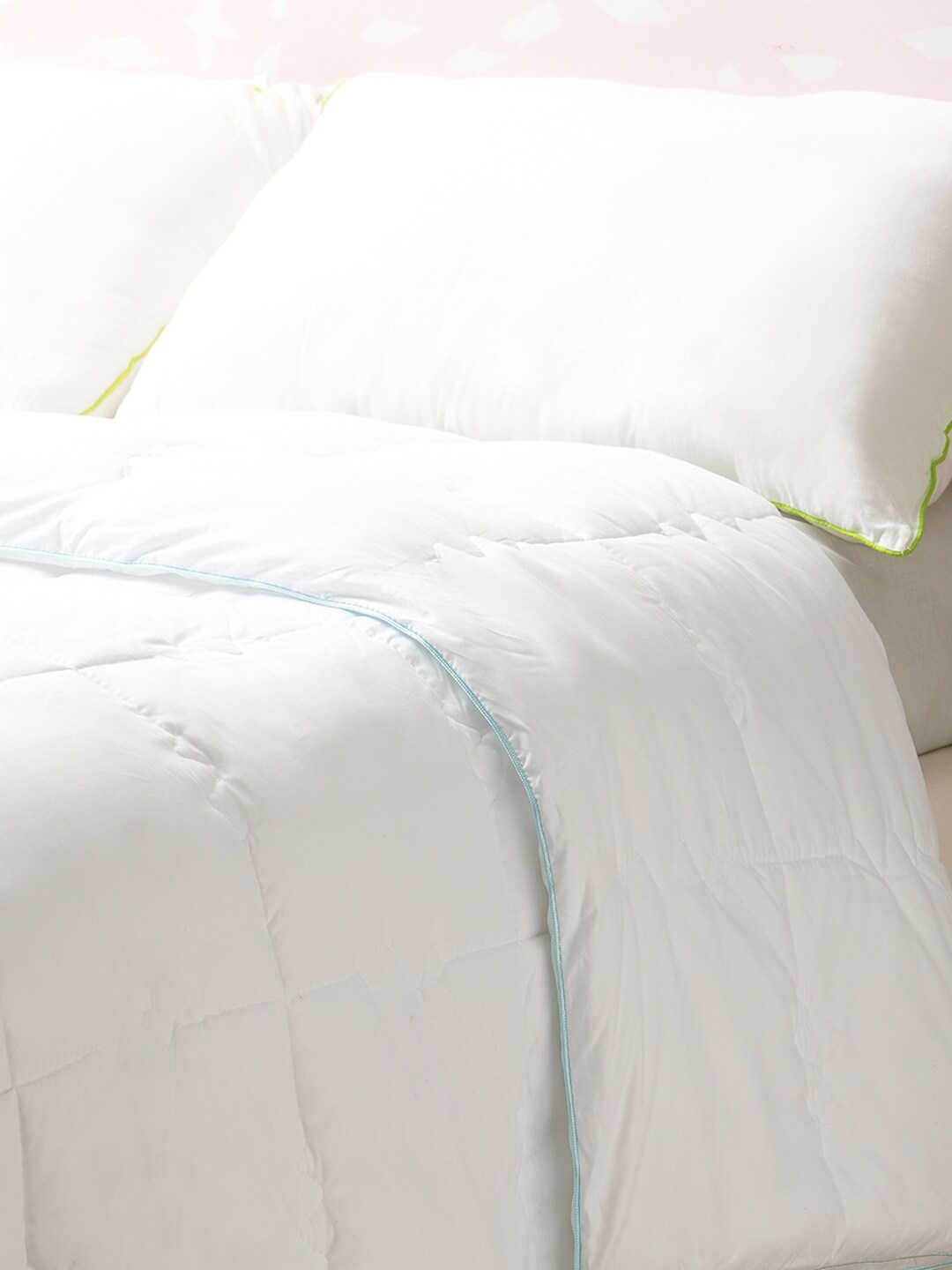 

SPACES White AC Room Double Bed Quilt