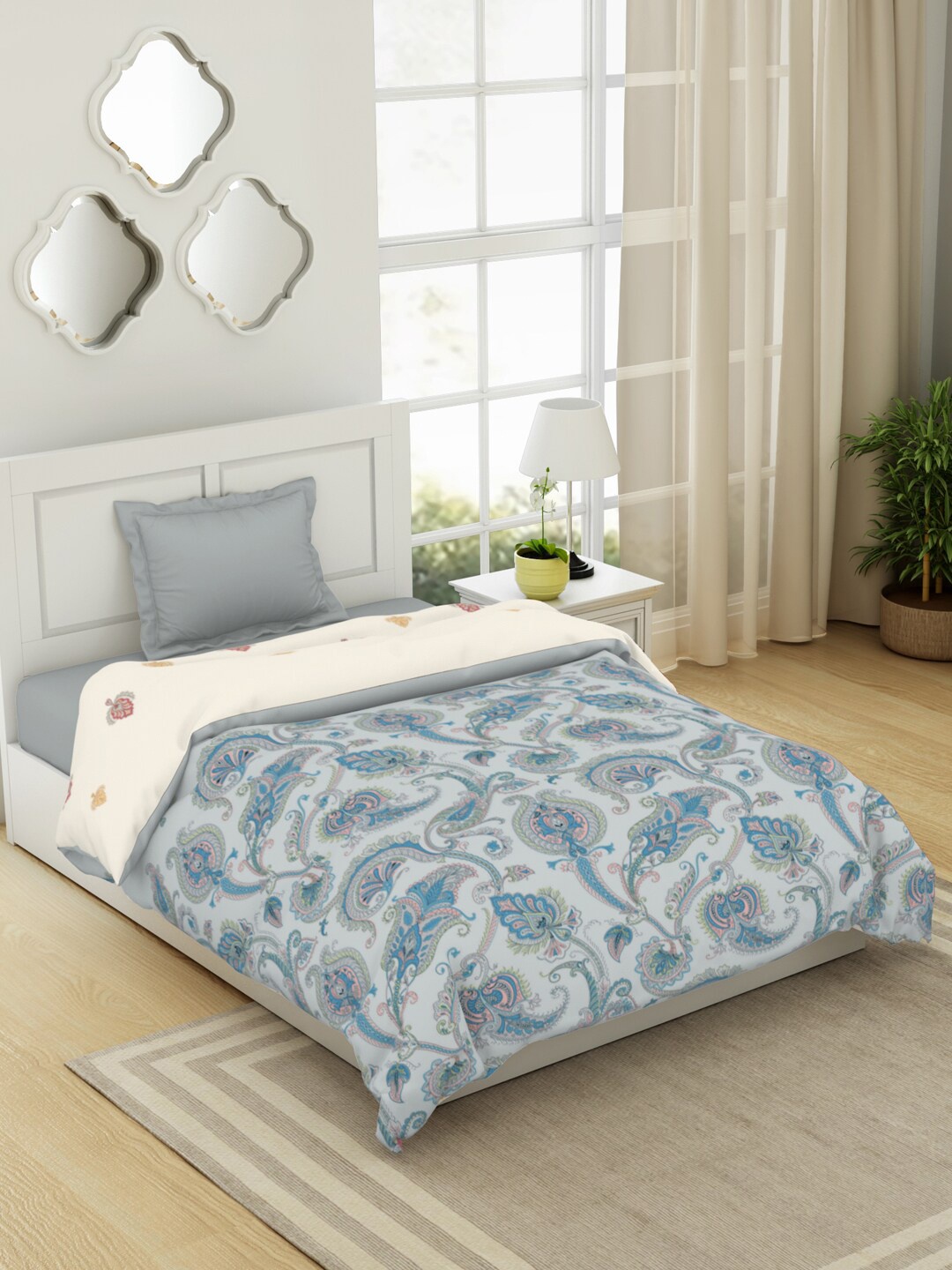 

SPACES White Floral AC Room Single Bed Quilt