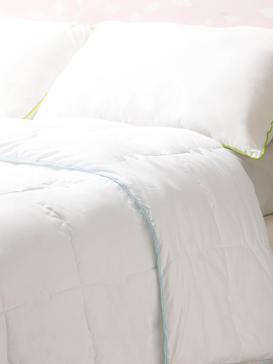 

SPACES White & Blue AC Room 180 GSM Single Bed Quilt
