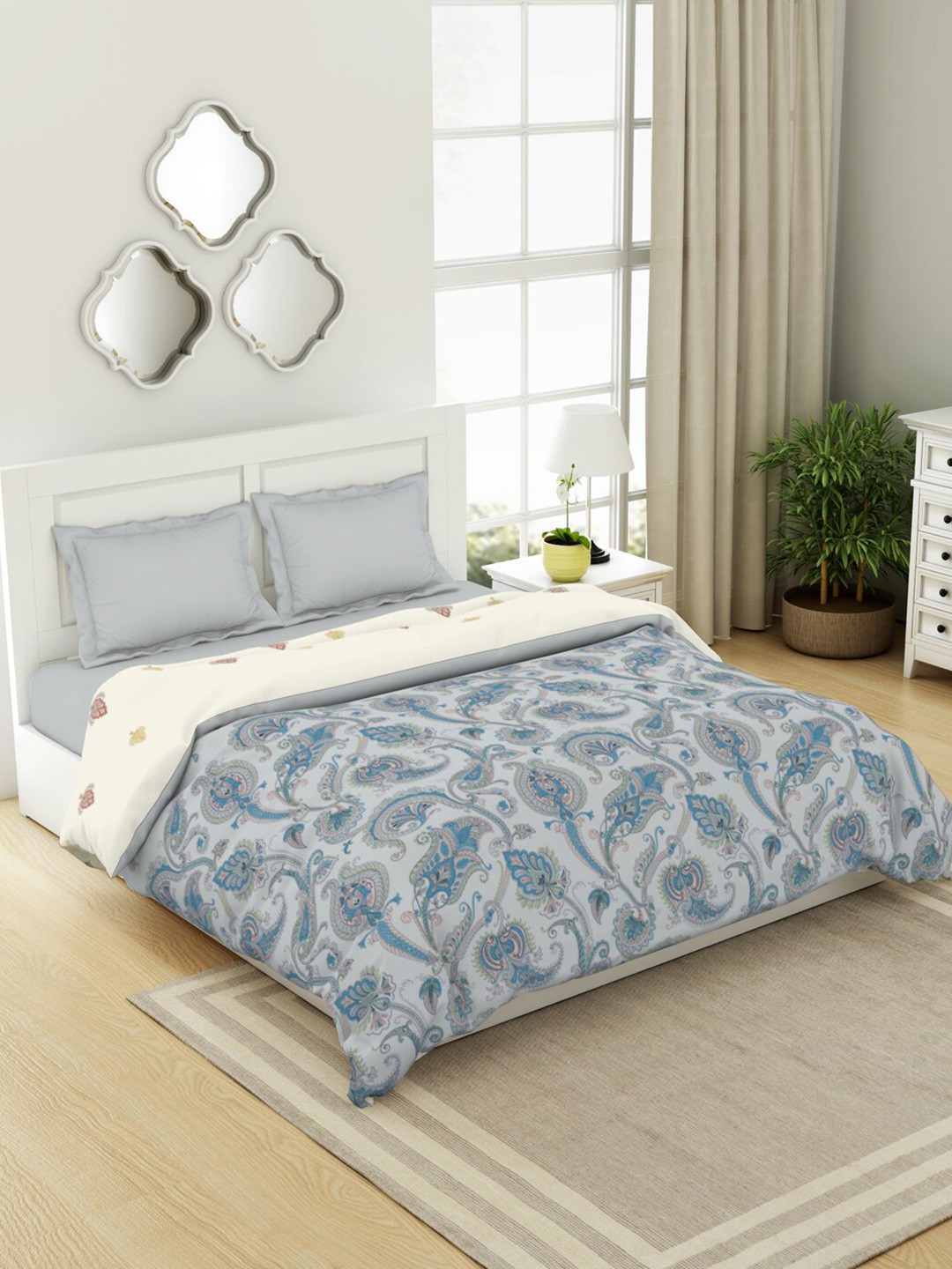 

SPACES Bohemia White & Grey Floral Pure Cotton AC Room Double Bed Quilt