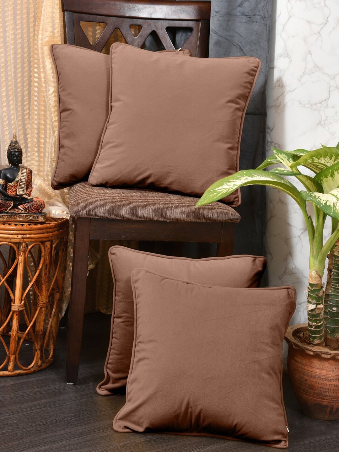 

Clasiko Brown 4Pcs Velvet Square Cushion Covers