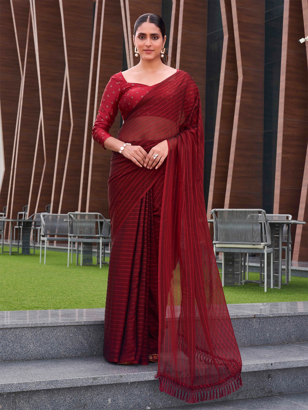 

Tikhi Imli Striped Ready to Wear Saree, Maroon