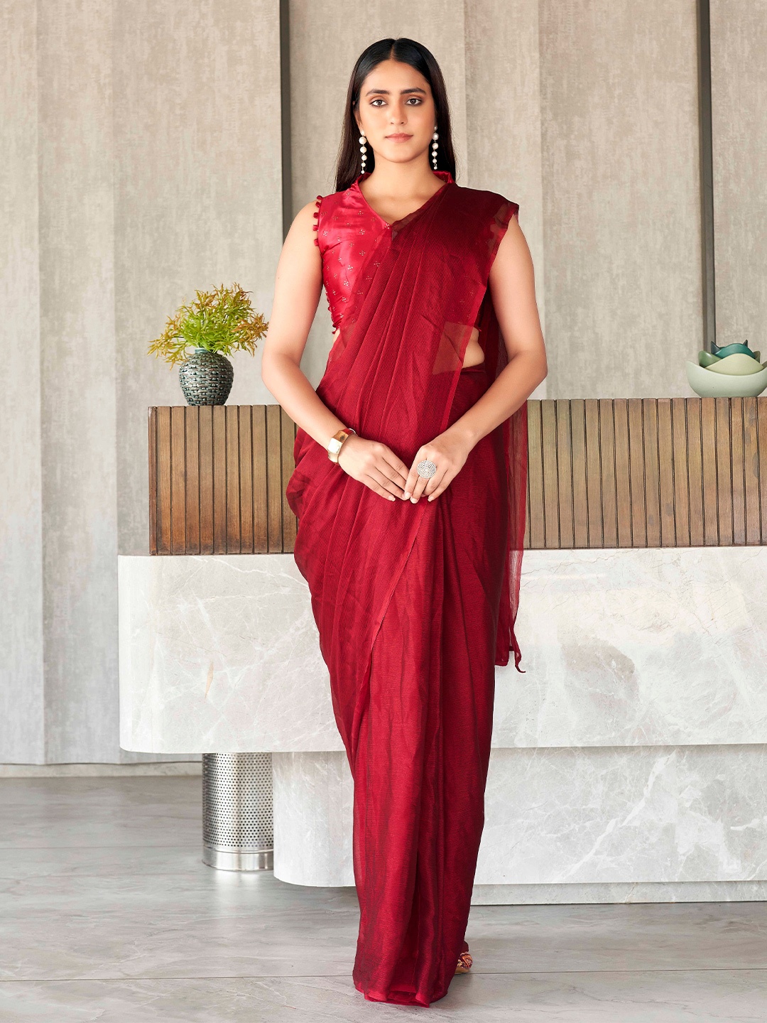 

Tikhi Imli Polyester Ready to Wear Saree, Maroon