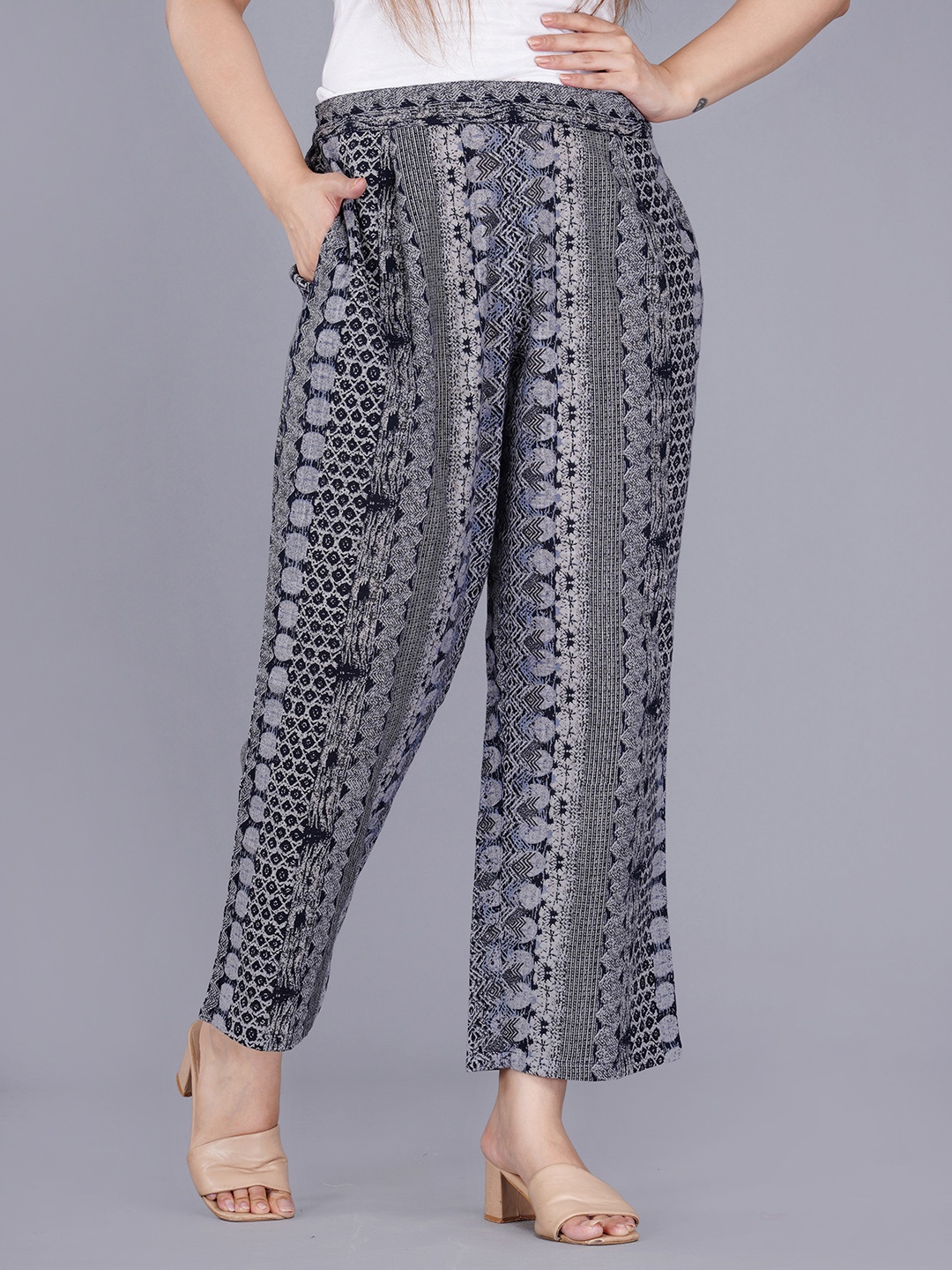 BAESD Women Abstract Printed Mid-Rise Parallel Trousers, Black