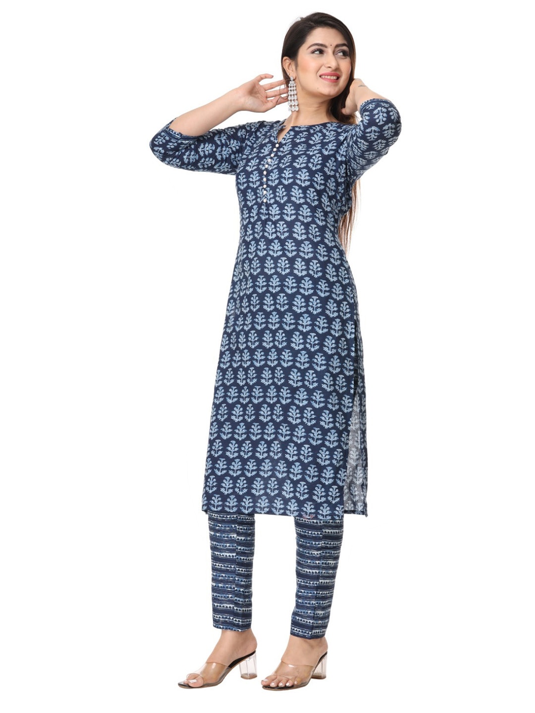 

BAESD Printed Regular Pure Cotton Kurta & Trousers, Navy blue