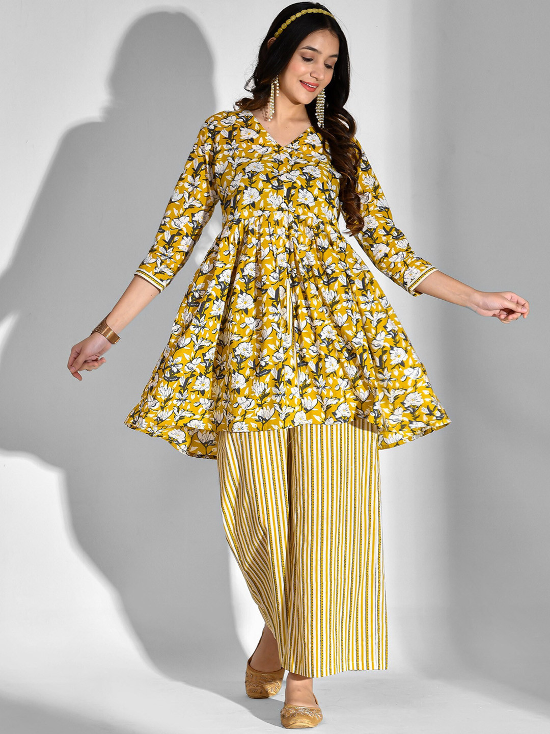 

mokshi Floral Printed V-Neck Pure Cotton Kurta with Palazzos, Yellow