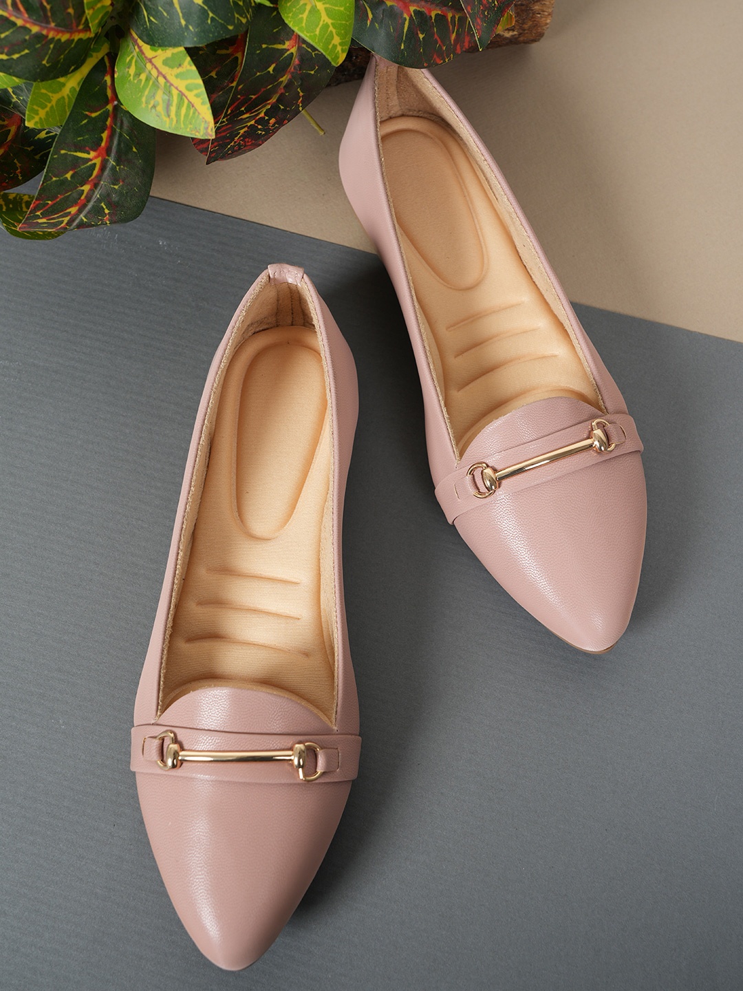 

Walkfree Women Embellished Pointed Toe Ballerinas Flats, Peach