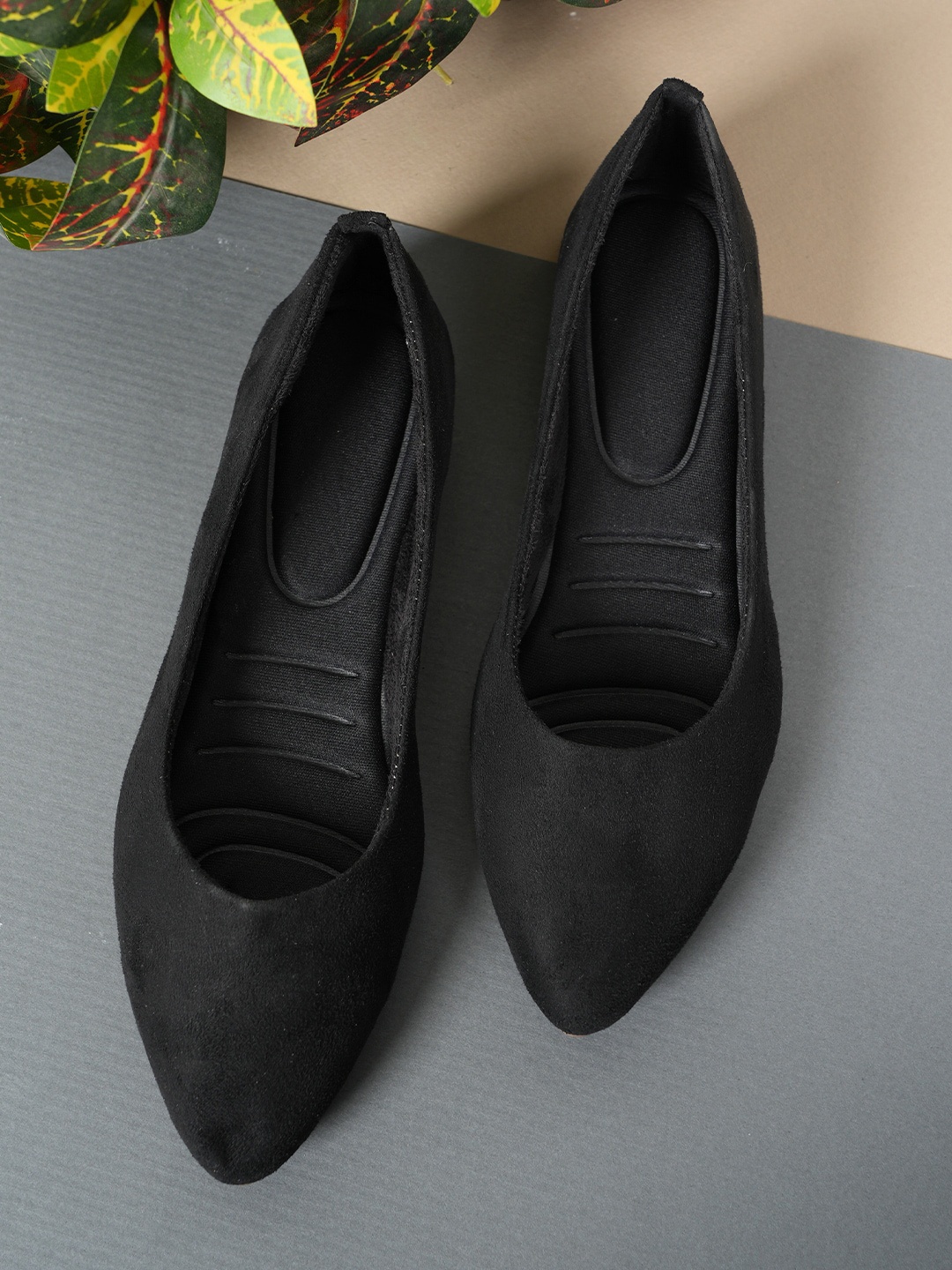 

Walkfree Pointed Toe Suede Ballerinas, Black
