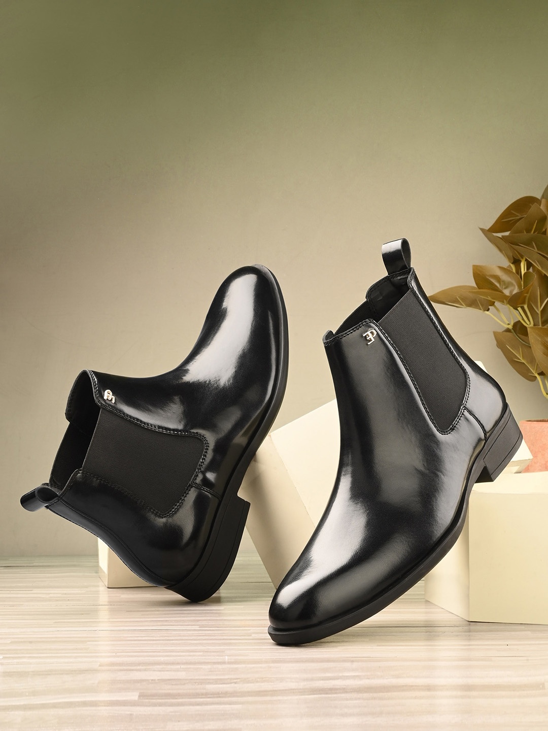 

El Paso Men Round Toe Slip-On Chelsea Boots, Black