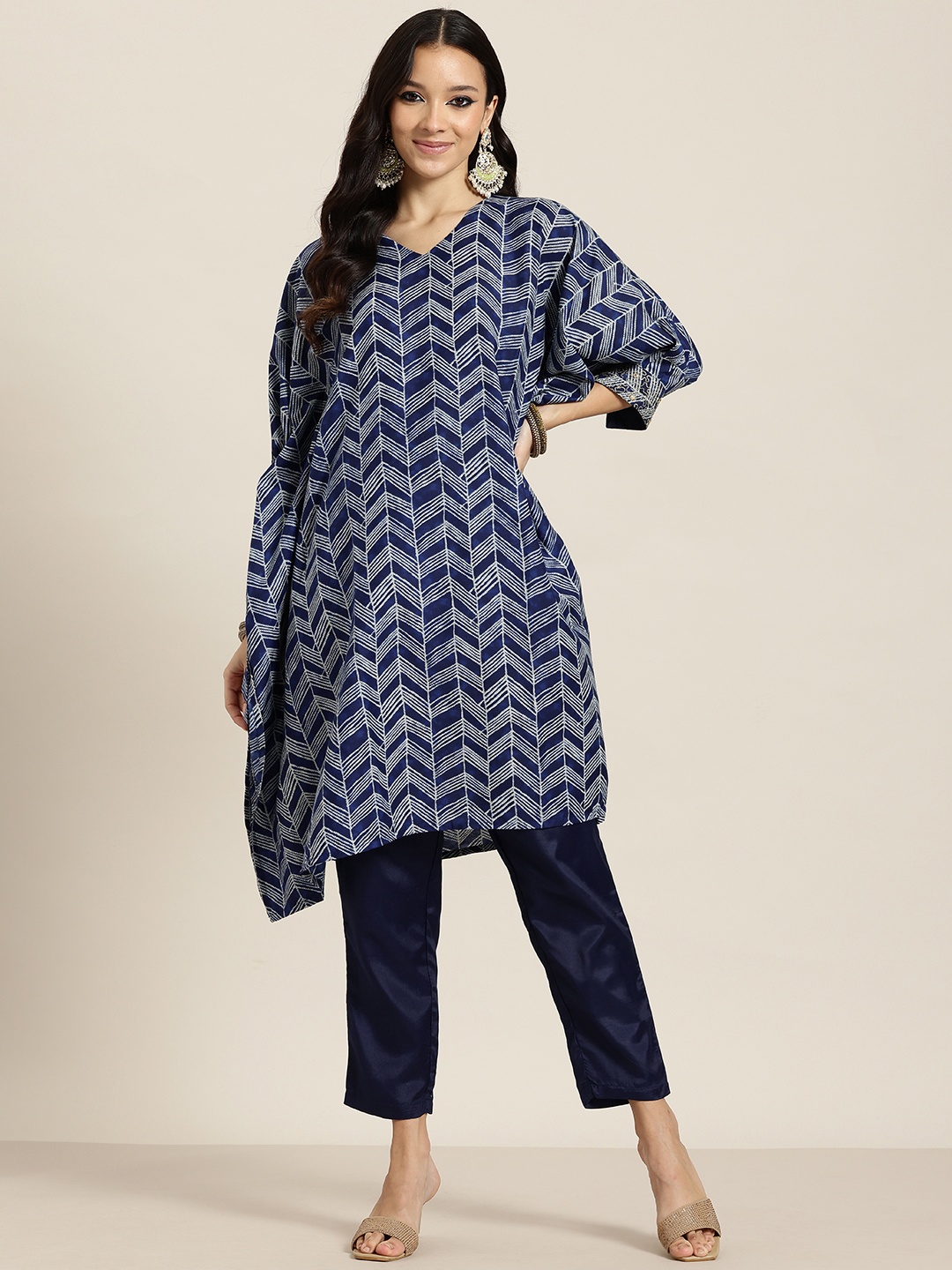 

HERE&NOW Printed Kaftan Kurta with Trousers, Navy blue