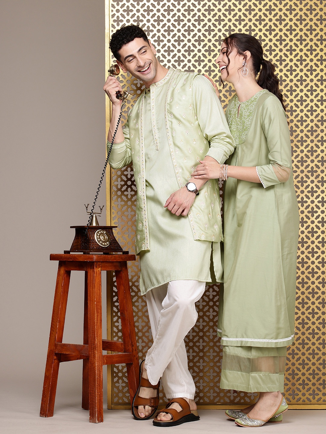 

House of Pataudi Men Jashn Ethnic Motifs Regular Thread Work Kurta &Trousers With Jacket, Green