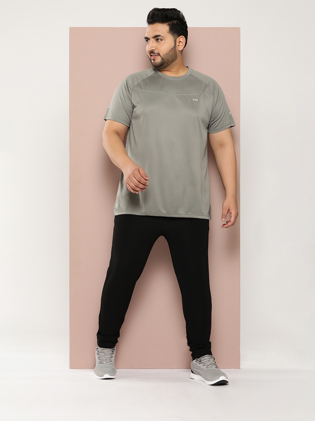 

Sztori Plus Size Raglan Sleeve T-shirt, Grey