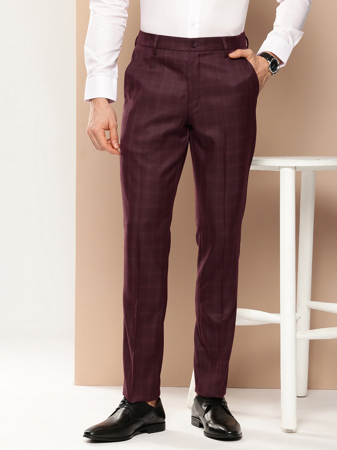 

INVICTUS Men Adjustable Waistband Checked Slim Fit Formal Trousers, Maroon