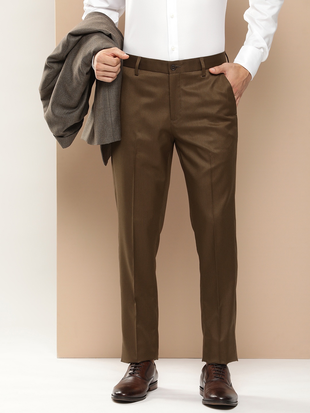 

INVICTUS Men Slim Fit Cotton Formal Trousers, Brown