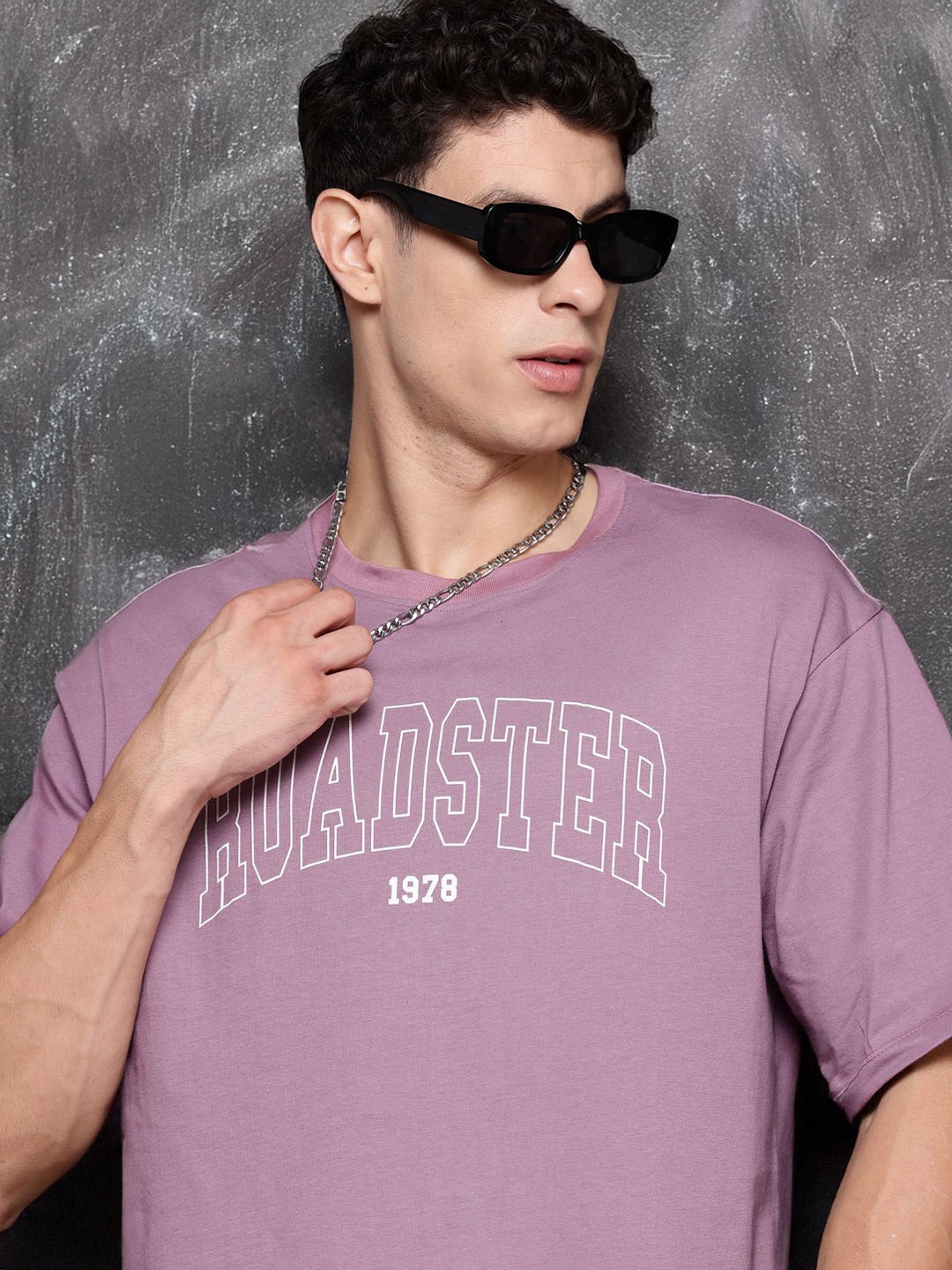 

The Roadster Lifestyle Co. Brand Logo Print Relaxed Fit Pure Cotton T-shirt, Mauve